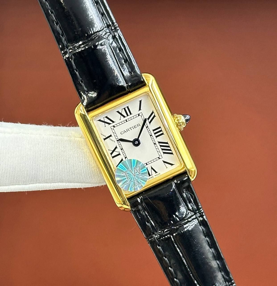 Симпатичные женские часы Cartier Tank #1