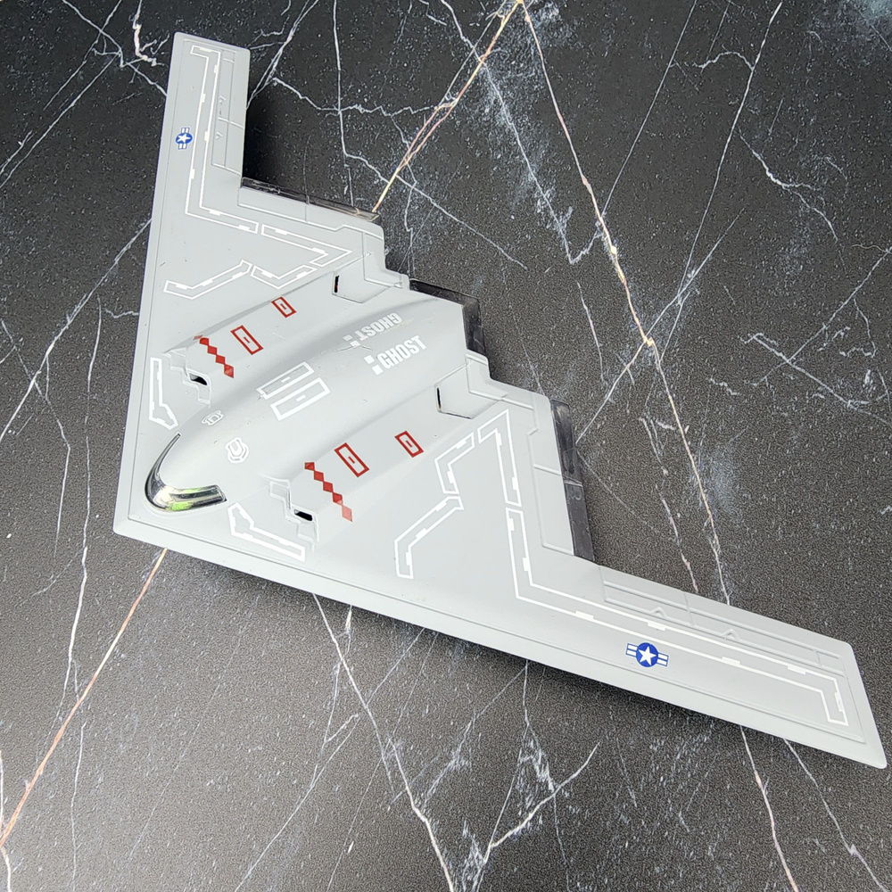 Самолет металлический Стелс-Бомбардировщик NORTHROP B2 SPIRIT, модель со светом и звуком Показать все #1