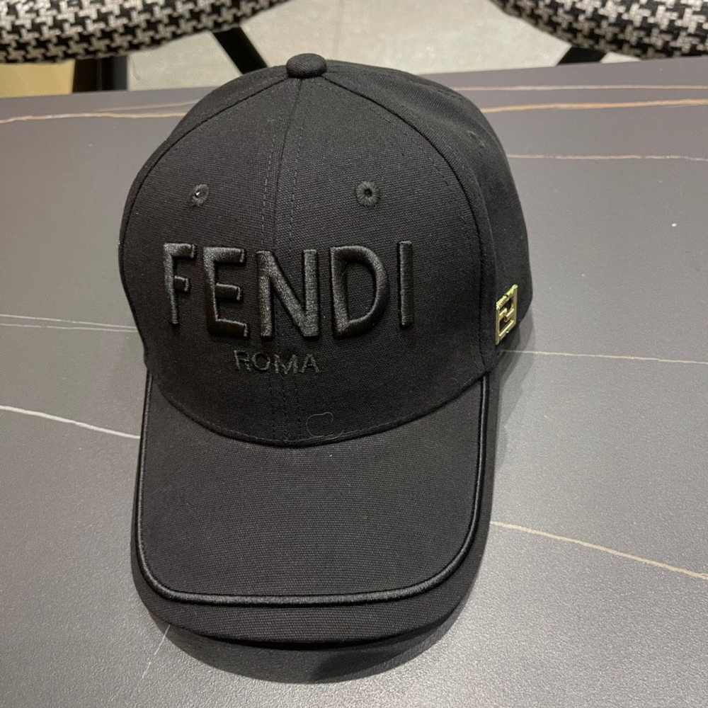 Бейсболка Fendi #1