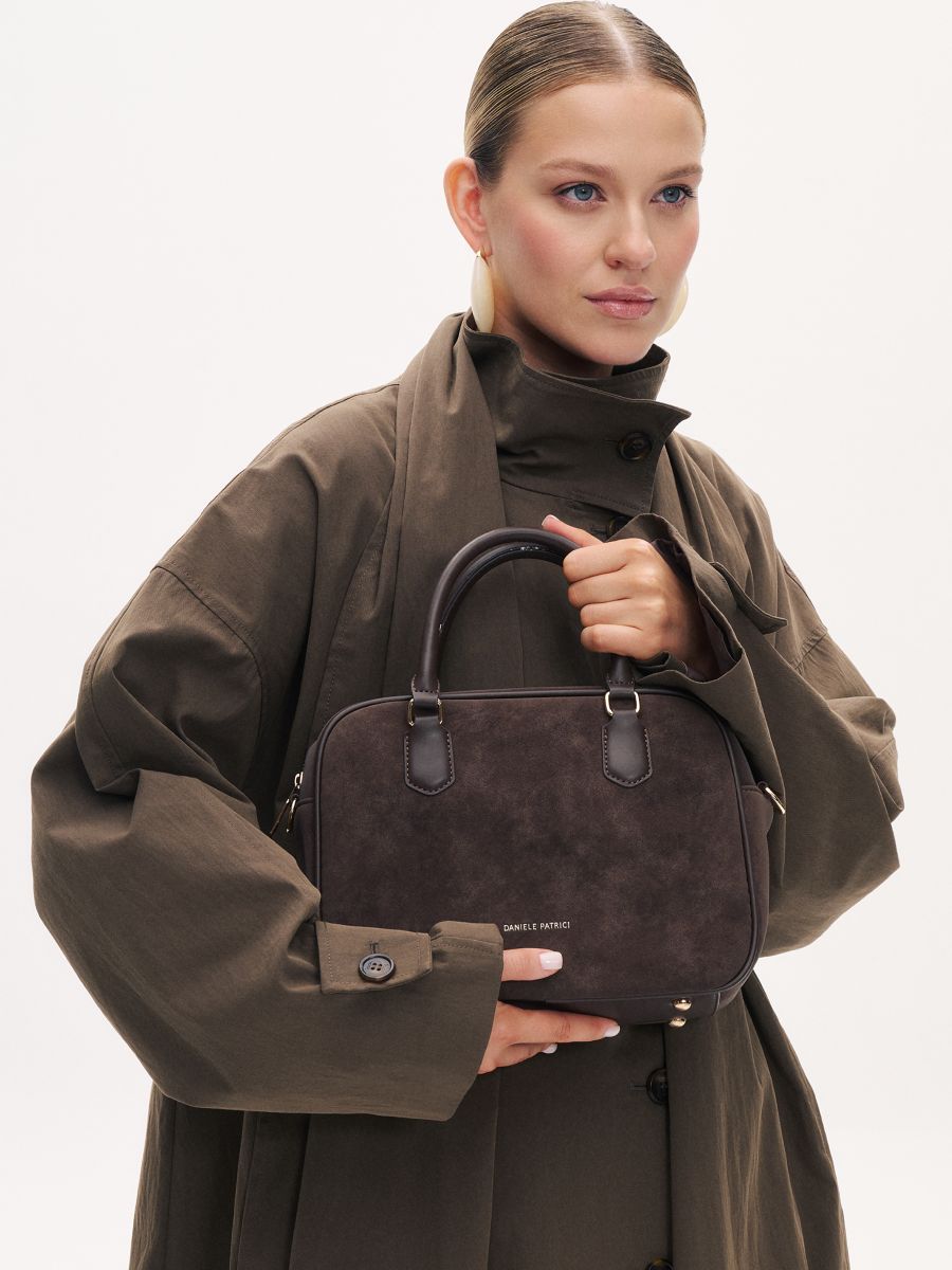 Сумкатоутбоулерчерезплечосредняя