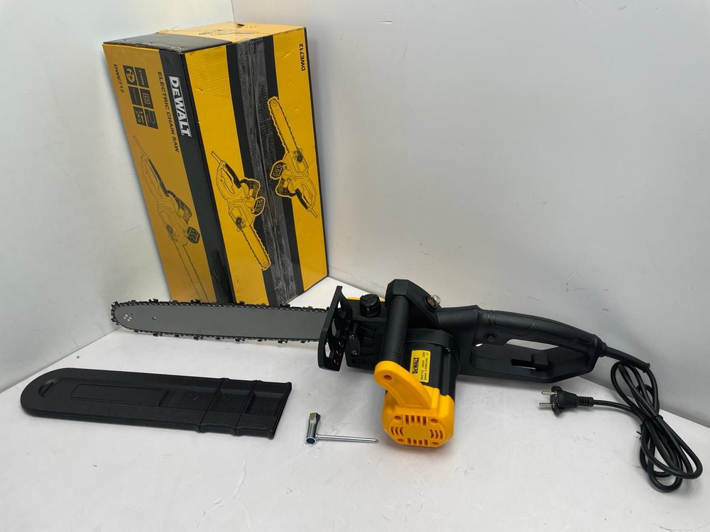 Электропила цепная DeWalt DWE712 #1