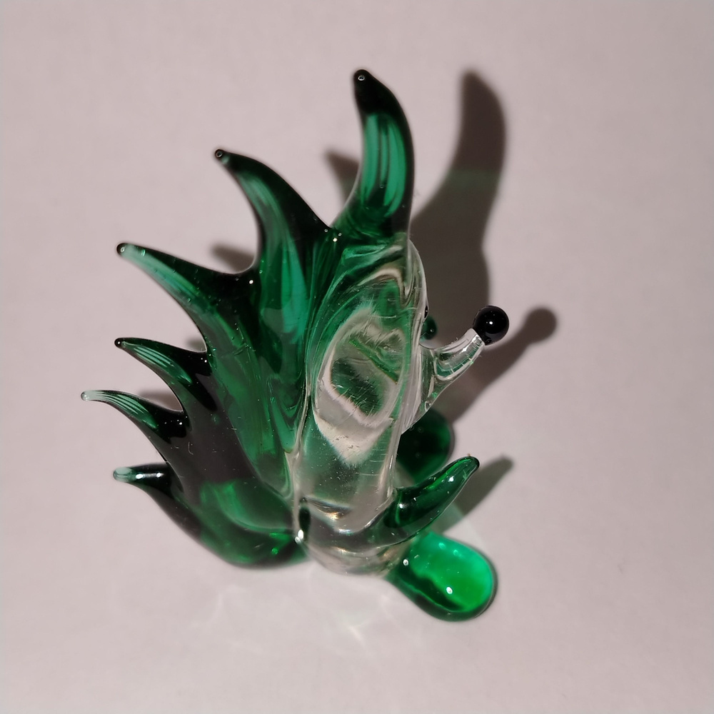 Фигурка стеклянная "Ёж" Прозрачный с зелёными шипами. К44  #1