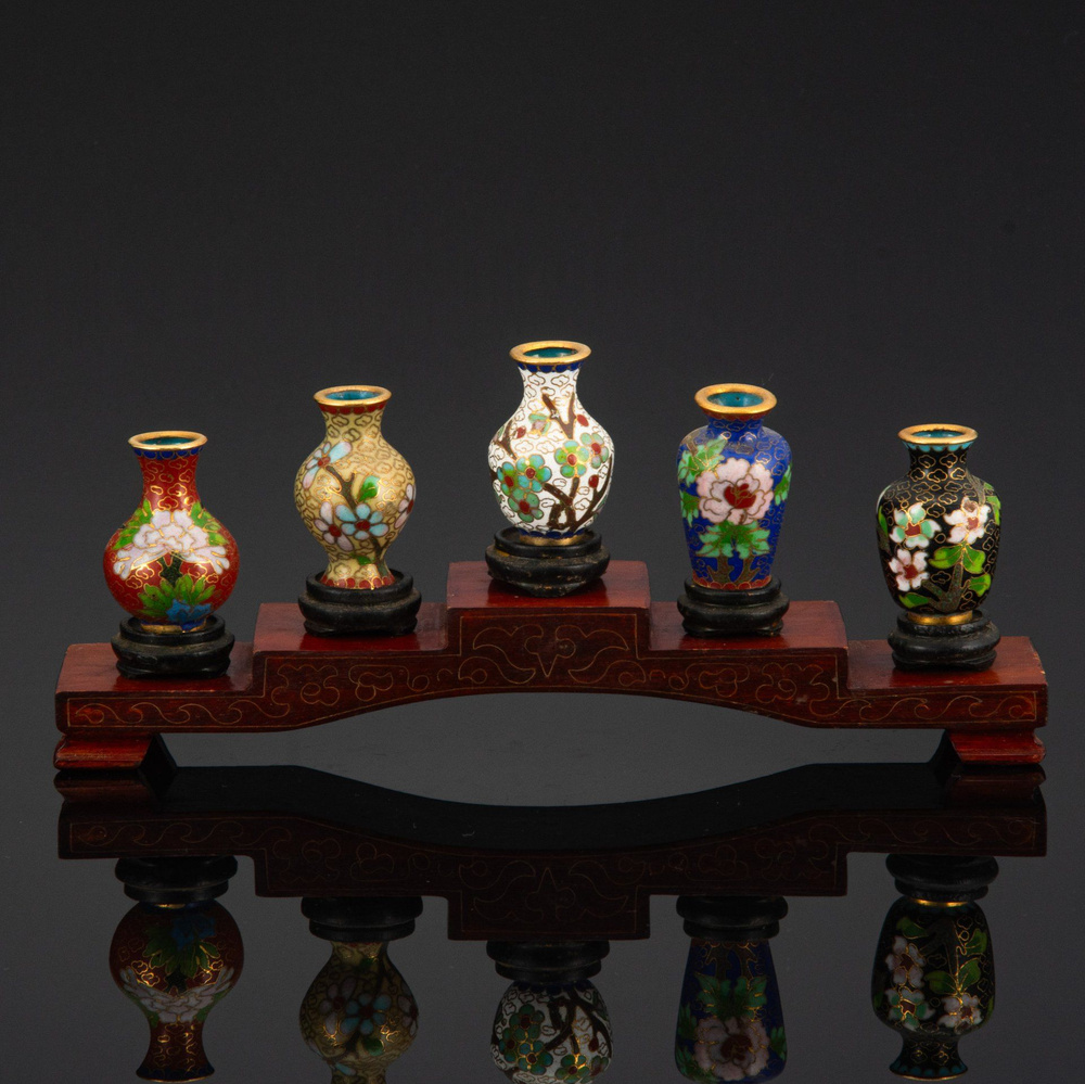 Набор из 5 миниатюрных ваз с технике клуазоне в оригинальной коробке, медь, эмаль, дерево, Китай, 1920-1950 #1