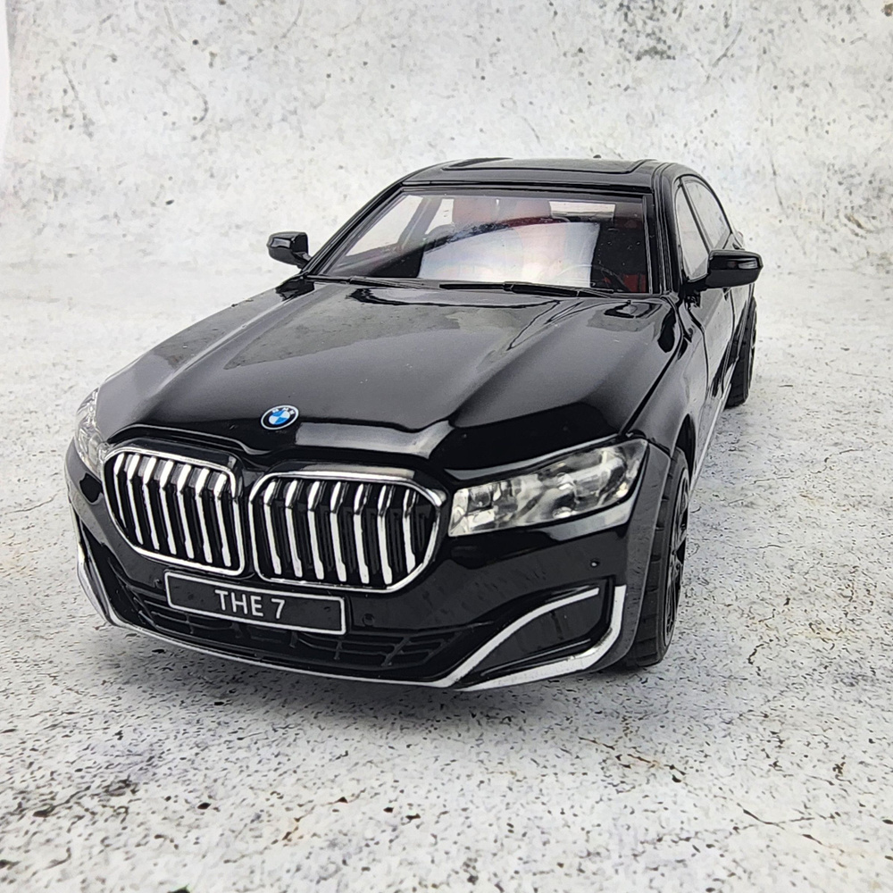 Машинка металлическая BMW THE7 инерционная модель БМВ THE7 1:24 черная длина 22см, со светом и звуком #1