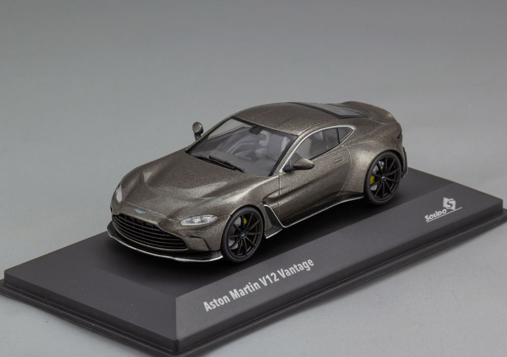 Масштабная модель Aston Martin V V12 #1