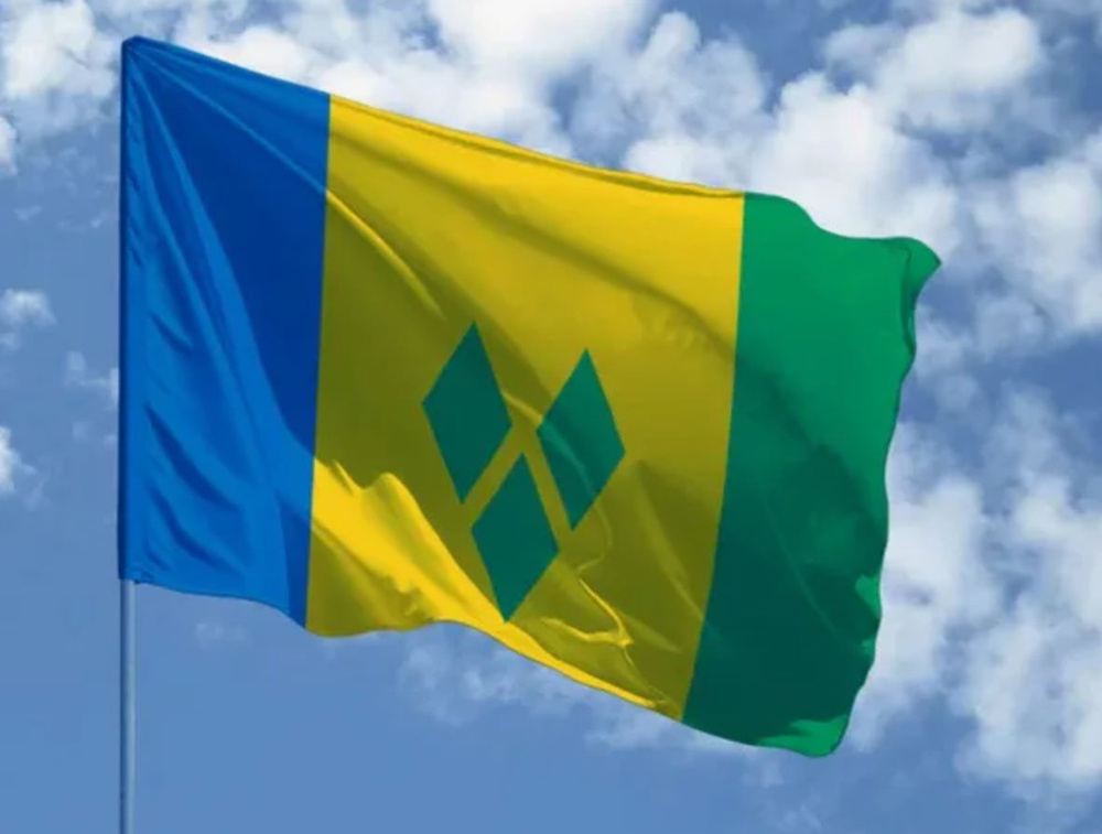 Флаг Сент-Винсента и Гренадин 80х120 см с люверсами #1