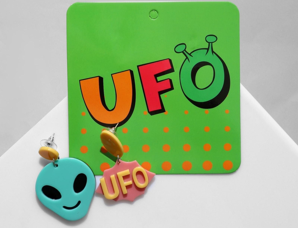 Серьги акрил UFO инопланетянин, цветные в серебре #1