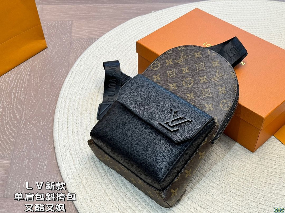 Louis Vuitton Сумка на плечо кросс-боди #1