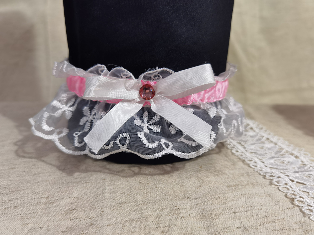 Подвязка для невесты кружевная в белом цвете с бантиком.  #1