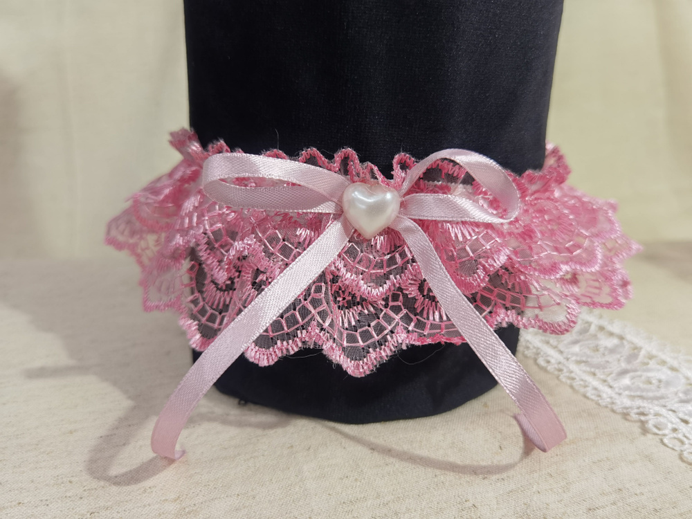 Подвязка для невесты кружевная в розовом цвете. #1