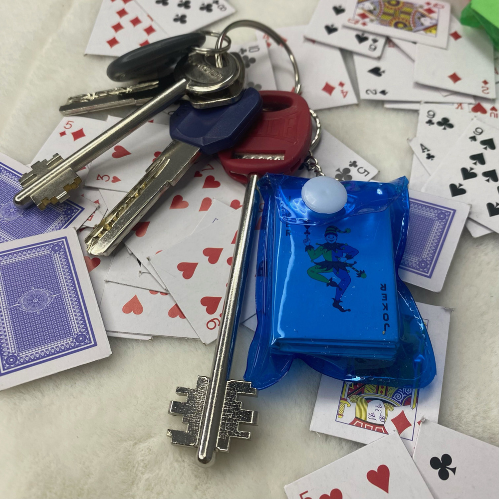 Брелок Мини-покер 1 шт / брелок для ключей / брелок в дорогу  #1