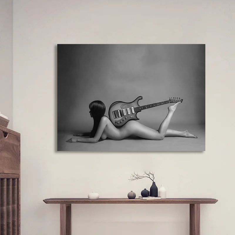 Картина 18+, соблазнительная девушка с гитарой, 30х40 см. #1