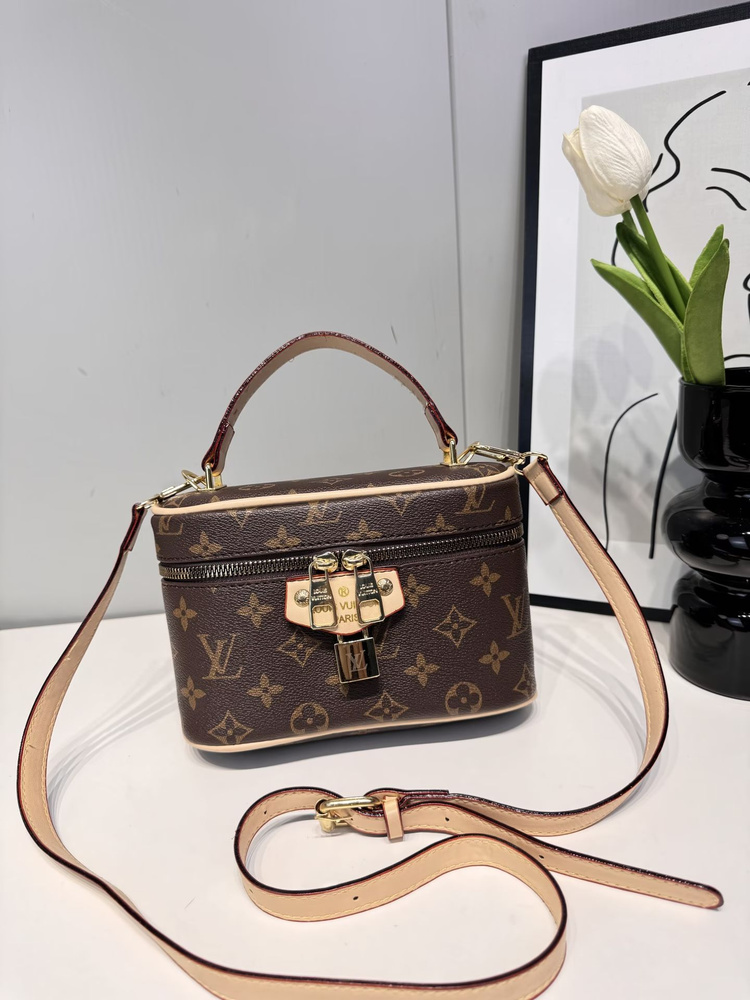 Louis Vuitton Саквояж #1