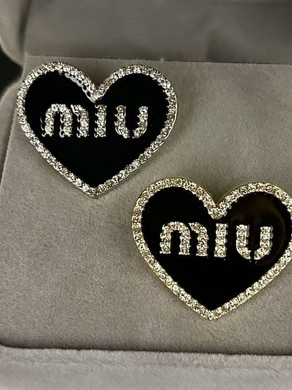 Miu Miu Брошь #1