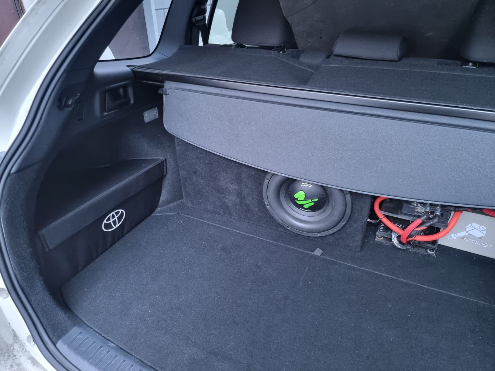 ОрганайзервнишибагажникадляToyotaCorollaFielder(ТойотаКороллаФилдер)2012-2015Левый