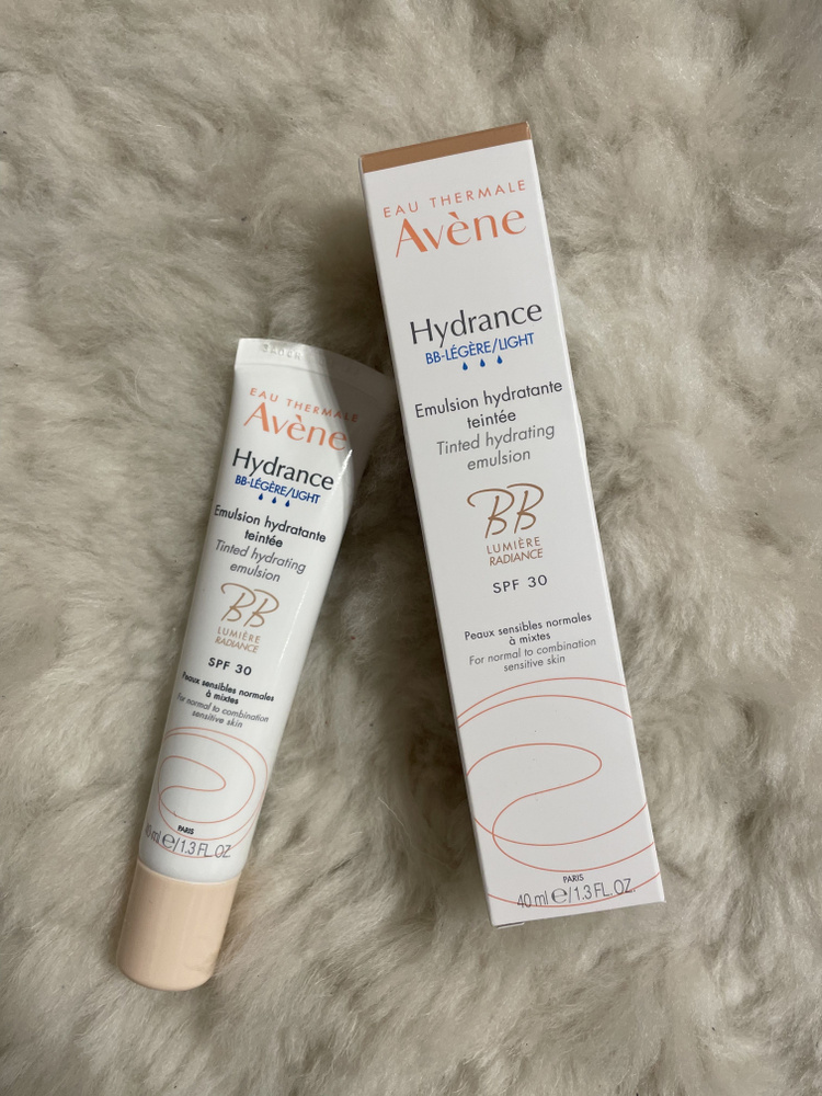 AVENE Hydrance BB-legere /light SPF 30 emulsion natural shade glow effect Увлажняющая эмульсия с тонирующим #1