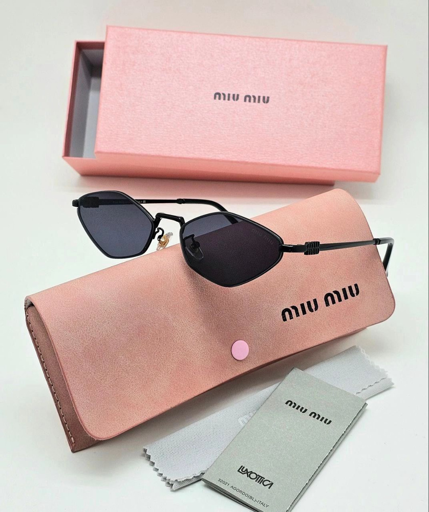 Очки солнцезащитные Miu Miu #1