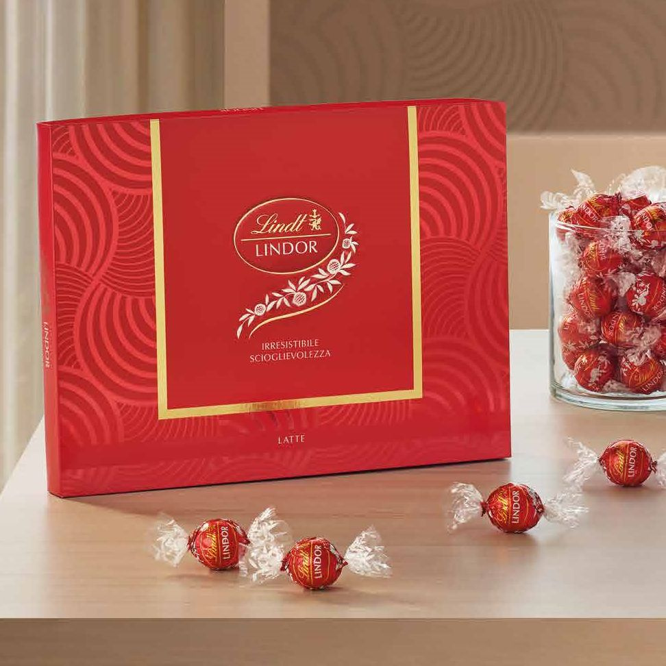 Конфеты LINDT "LINDOR МОЛОЧНЫЙ" красная подарочная упаковка 225г  #1