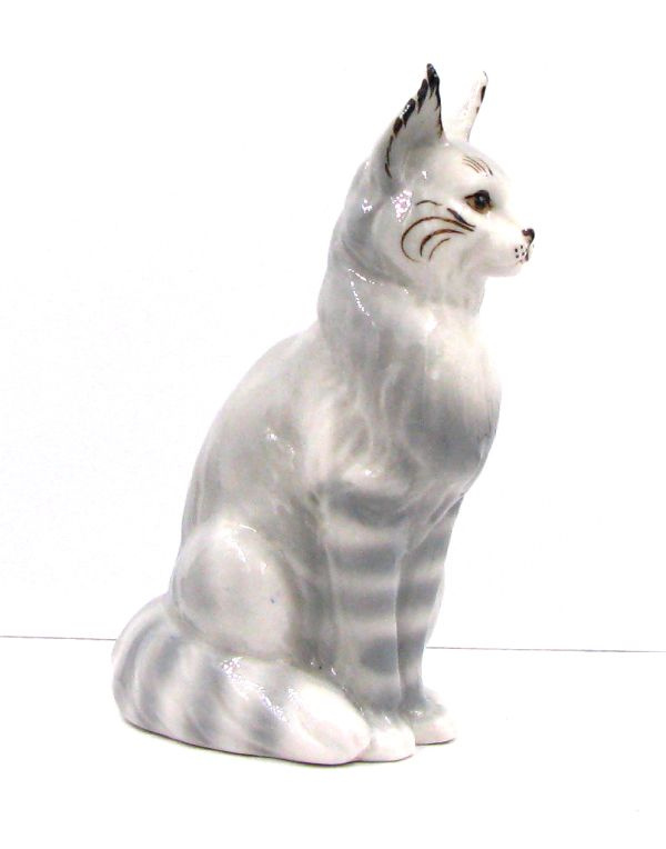 Мейнкун белый с серым статуэтка кота из фарфора #1