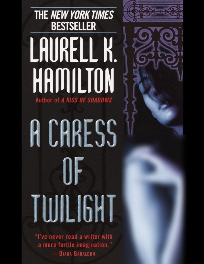 Caress of Twilight (Meredith Gentry vol.2) #1