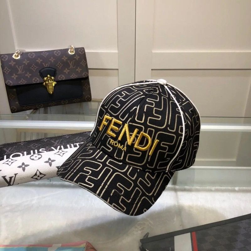 Бейсболка Fendi #1