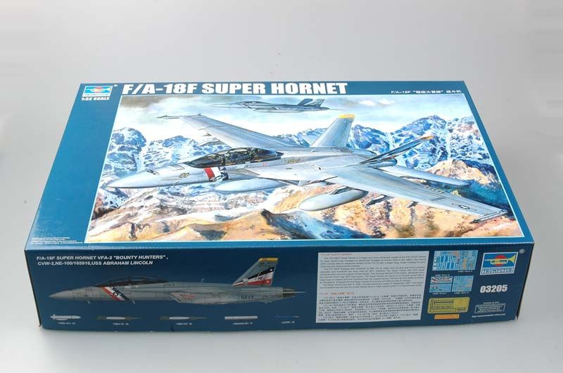 Сборная модель самолета Trumpeter Boeing F/A-18F Super Hornet, масштаб 1/32  #1