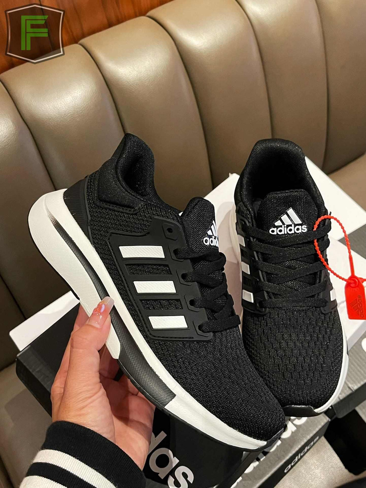 Кроссовки adidas #1