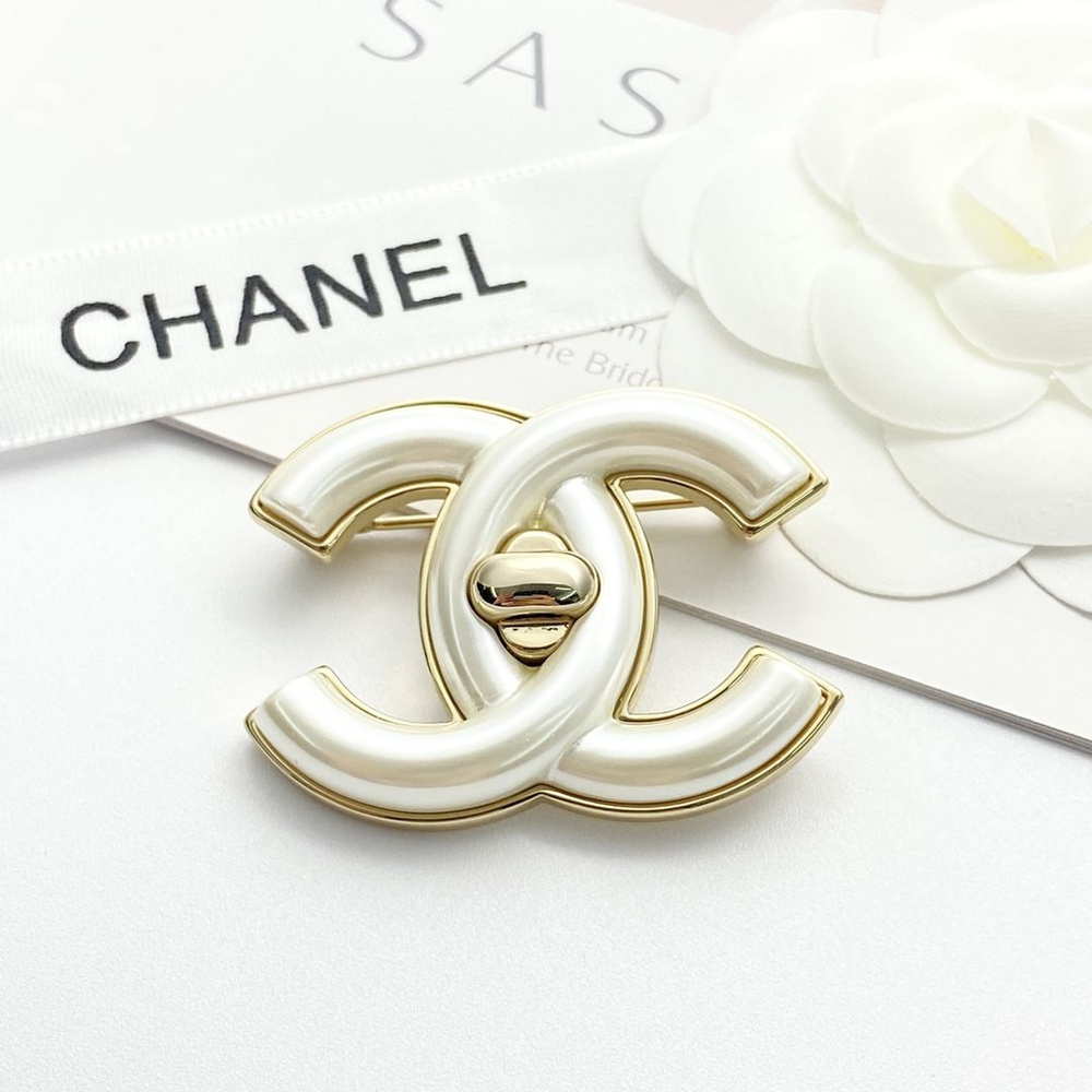 Chanel Брошь #1