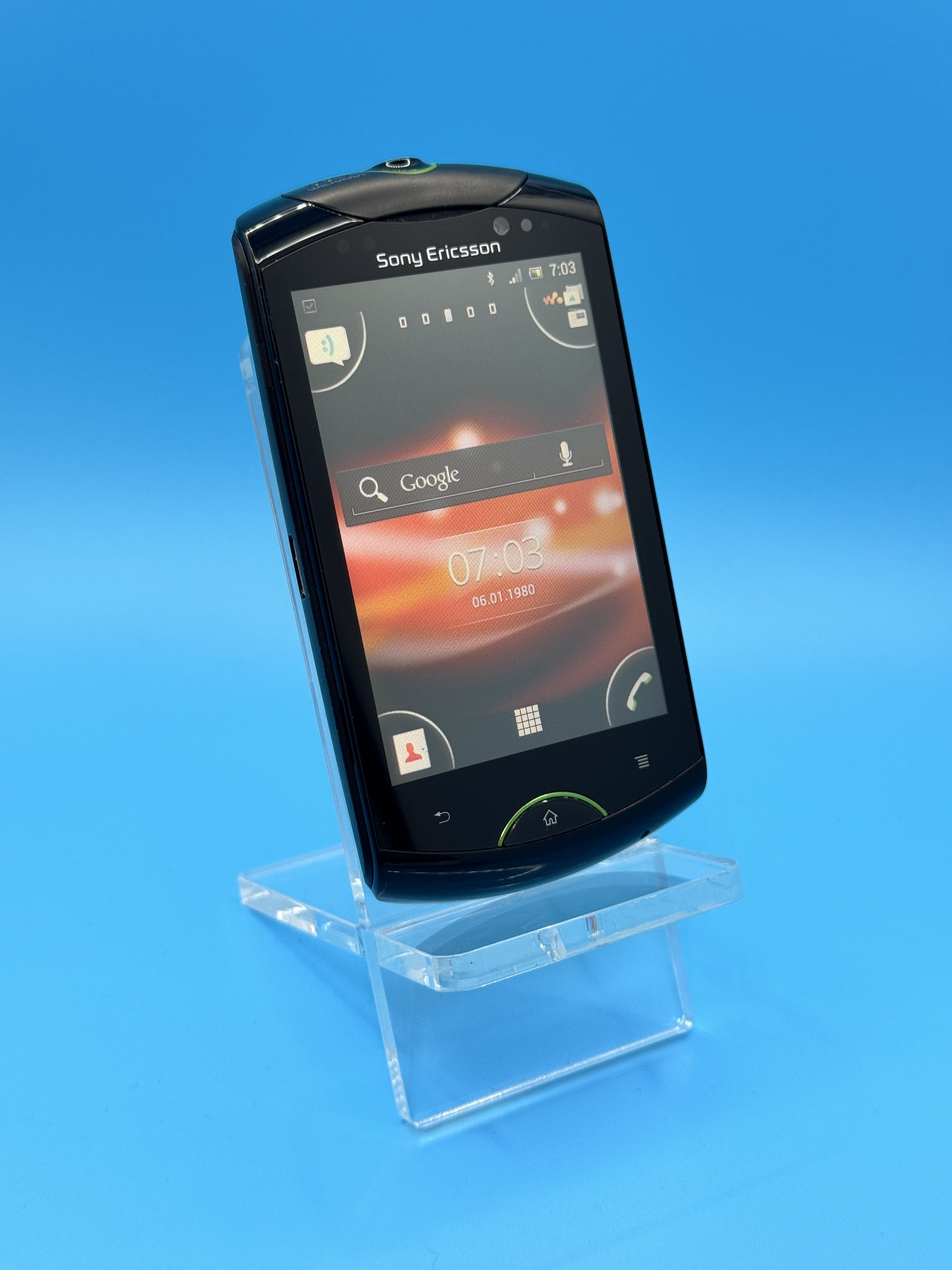 МобильныйтелефонSonyEricssonLivewithWalkmanWT19i