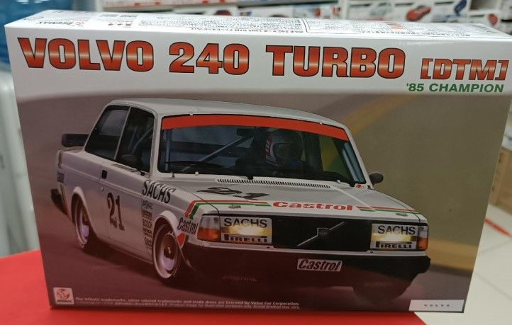 Сборная модель Beema 1:24 BX24027 Volvo 240 Turbo DTM '85 #1