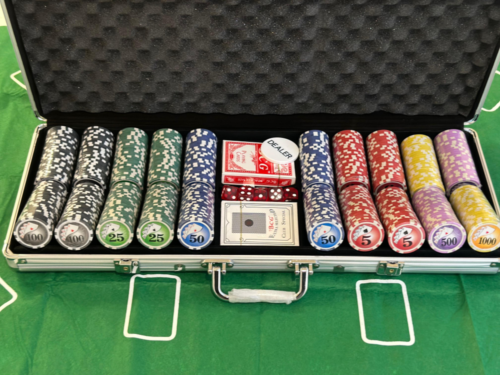Набор для покера на 500 фишек 11,5 гр. с номиналом, в кейсе, 2 колоды карт, сукно, фишка дилера  #1