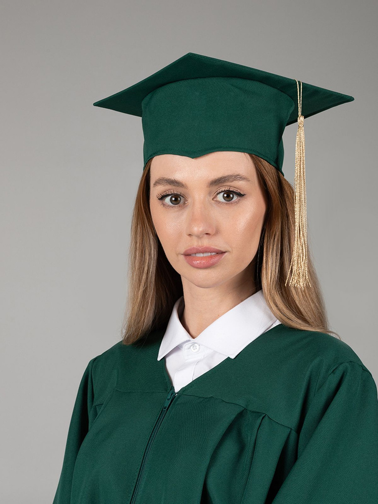 Тёмно-зелёная академическая шапочка выпускника конфедератка с золотой кисточкой  #1