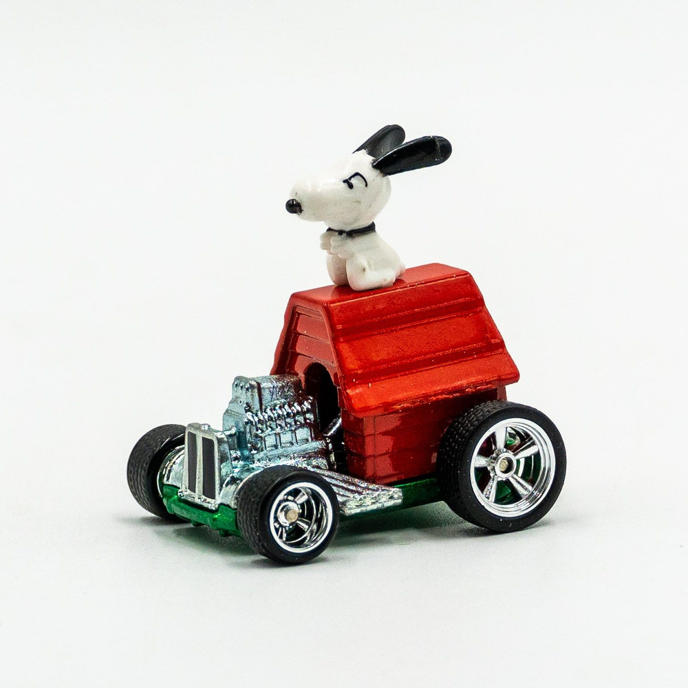 Машинка Hot Wheels СНУПИ Pop Culture Snoopy HXD63 2024 в Протекторе #1