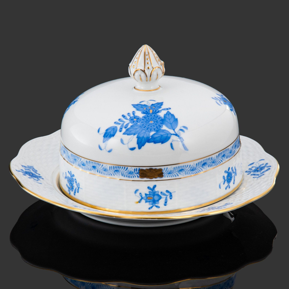 Маслёнка, выполненная в фирменном дизайне Chinese Bouquet Apponyi Blue, фарфор, роспись, золочение, Herend #1