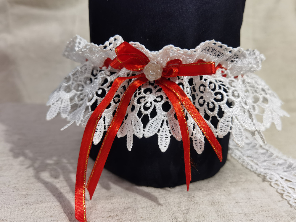 Подвязка для невесты "Роскошь", в бело-красном цвете. #1