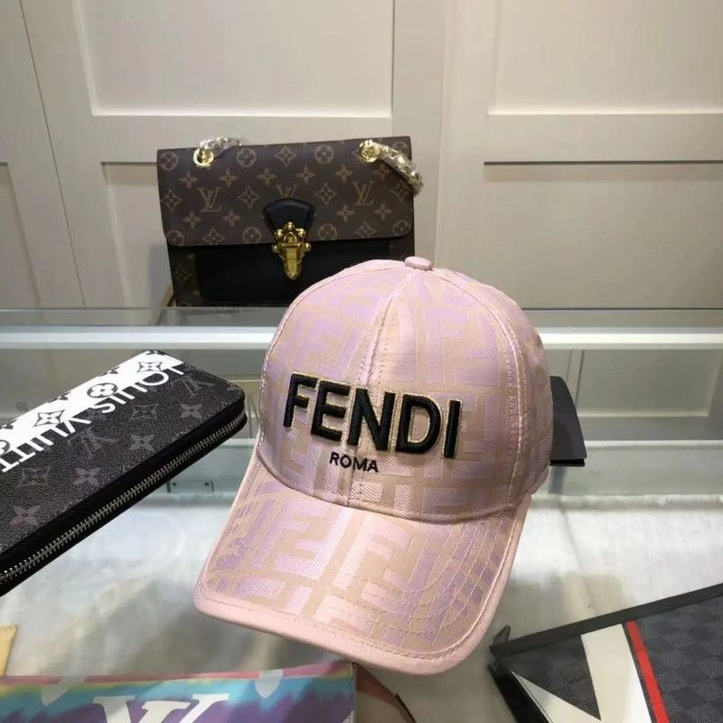 Бейсболка Fendi #1