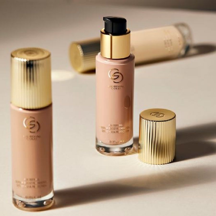 Oriflame. Антивозрастная тональная основа с пребиотической сывороткой Giordani Gold (42238 фарфор теплый) #1