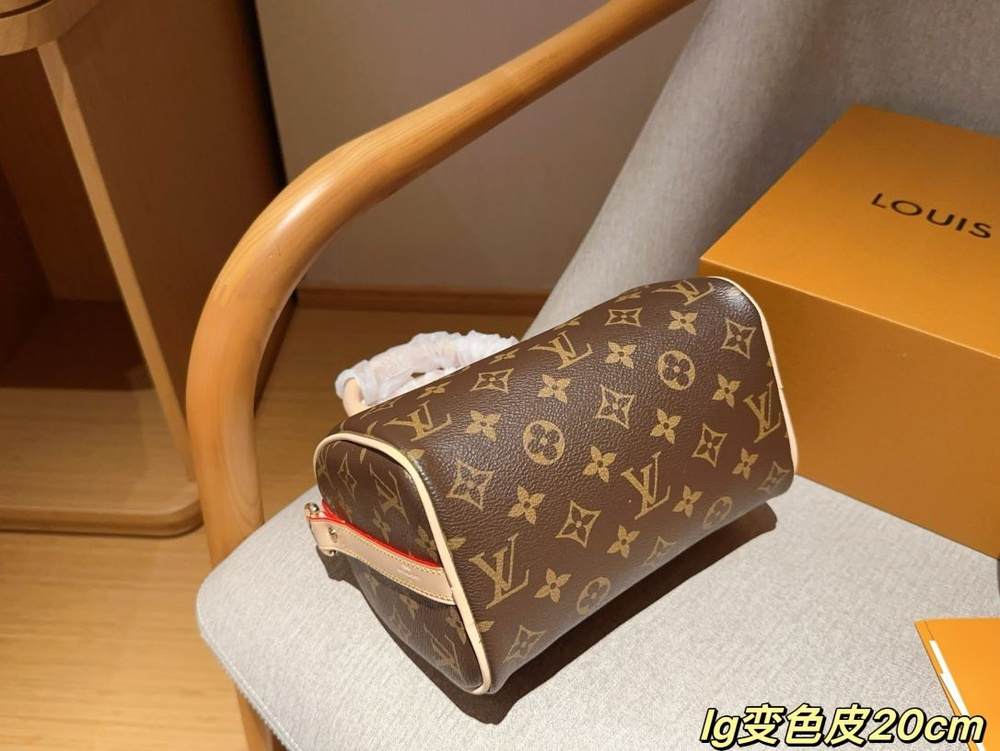 Louis Vuitton Косметичка дорожная #1