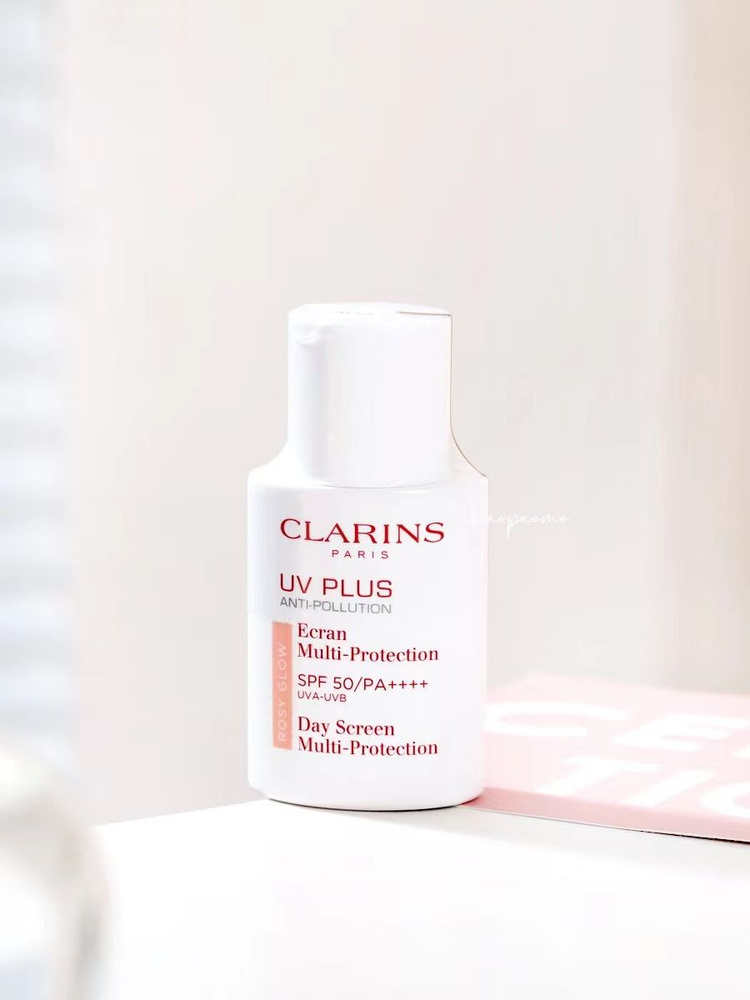 Clarins UV PLUS Anti-Pollution SPF 50 Translucent Увлажняющий защитный ...