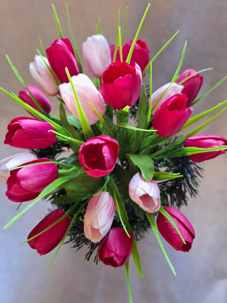 Ритуальная композиция большая Полянка корзина траурная из искусственных цветов тюльпаны  #1