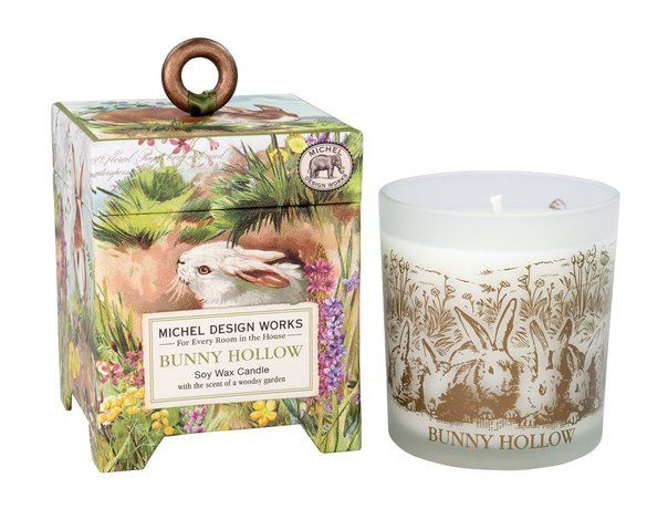 Парфюмированная свеча в подарочной коробке Bunny Hollow Soy Wax Candle  #1