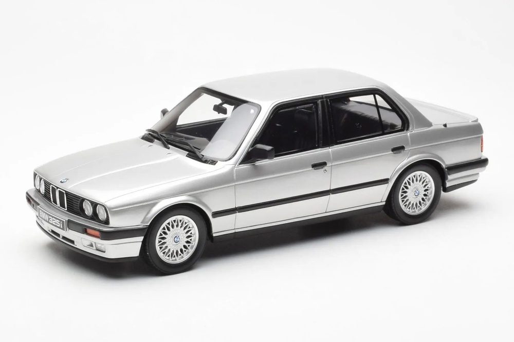 Модель автомобиля OTTO - BMW E30 325i Sedan 1988, Dolphin Grey (Серый), OT912, 1:18  #1