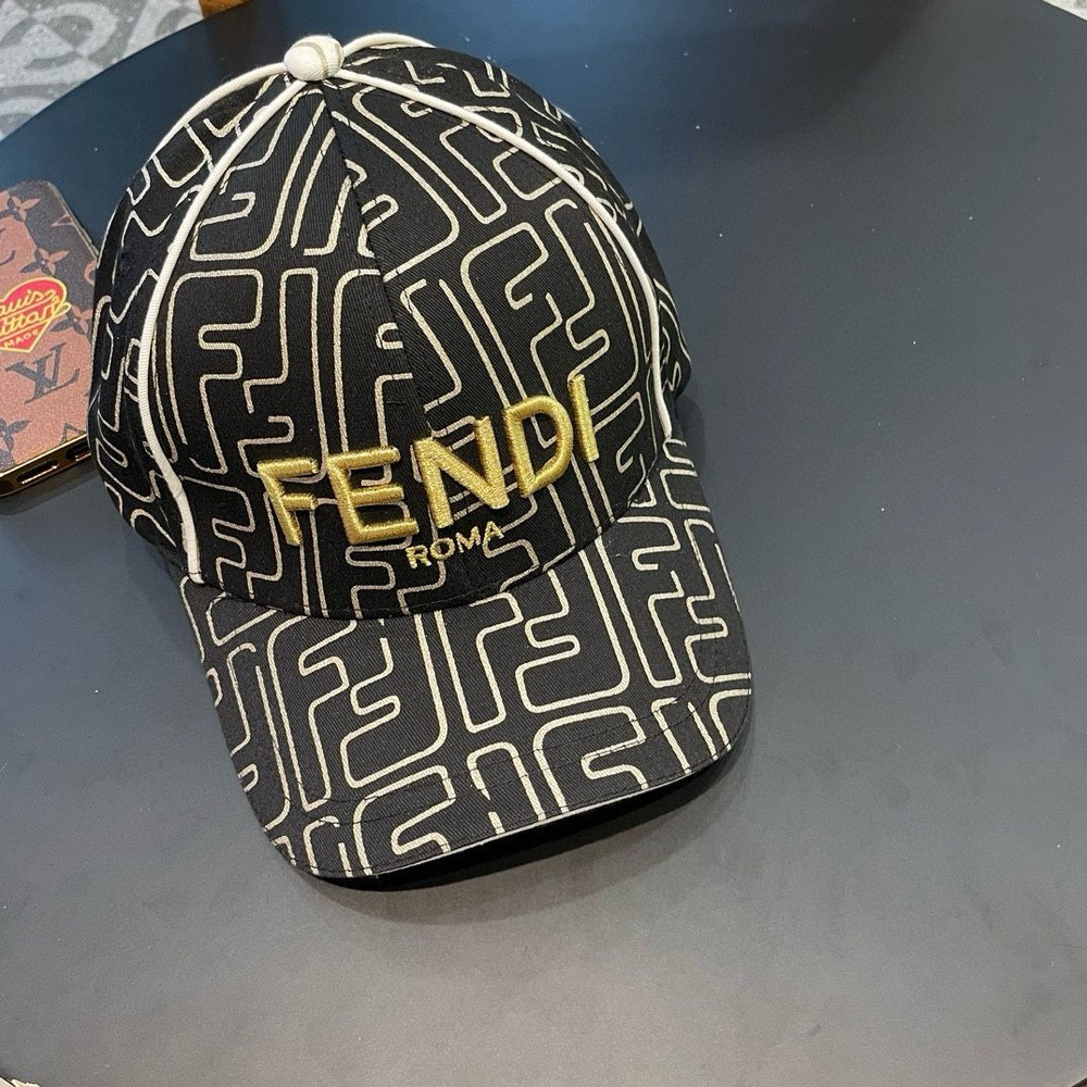 Бейсболка Fendi #1