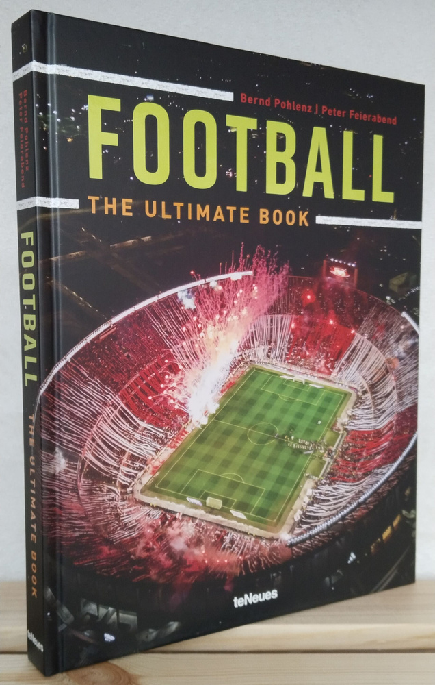 Football. The Ultimate Book #1