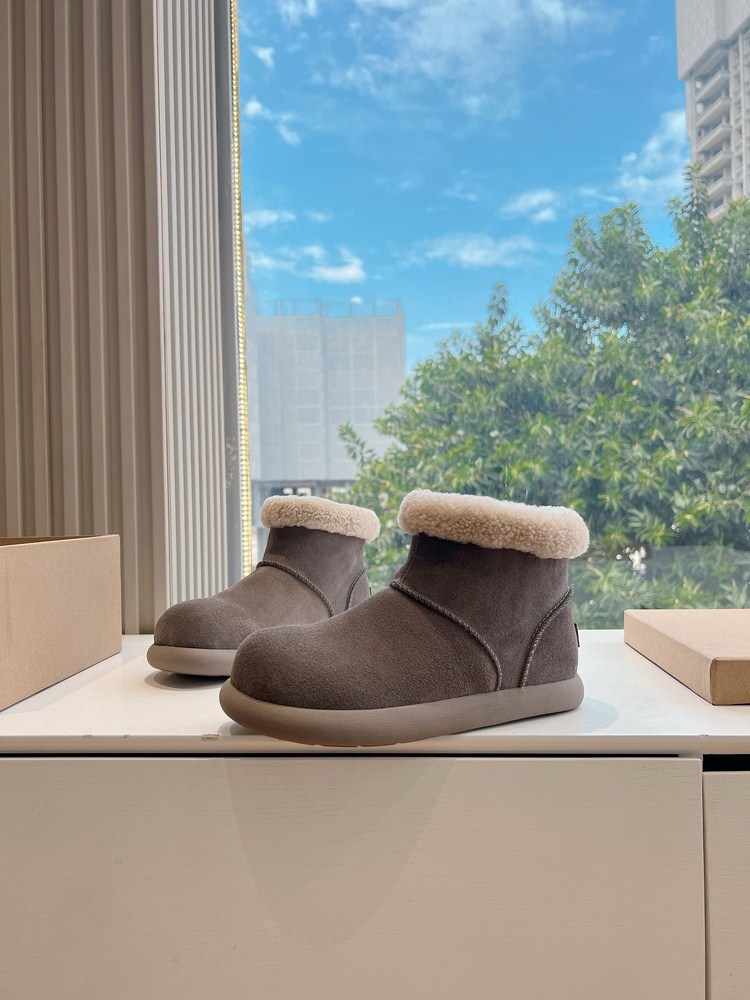 Сноубутсы UGG #1