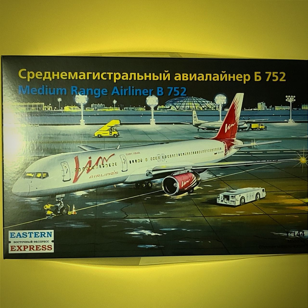 Сборная модель Самолет Авиалайнер Б-752 ВИМ, Восточный Экспресс EE14428, 1/144  #1