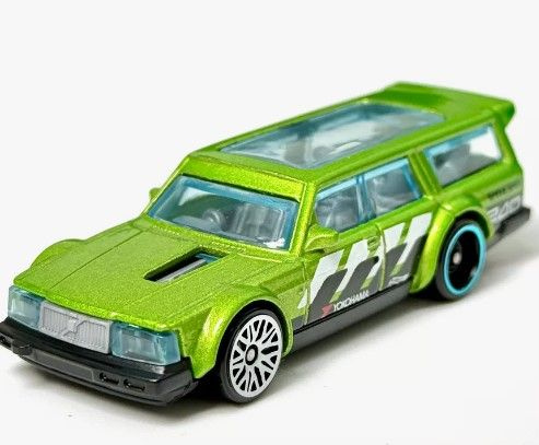 Машинка Hot Wheels игрушка Volvo 240 Drift Wagon C4982_HKJ07 #1