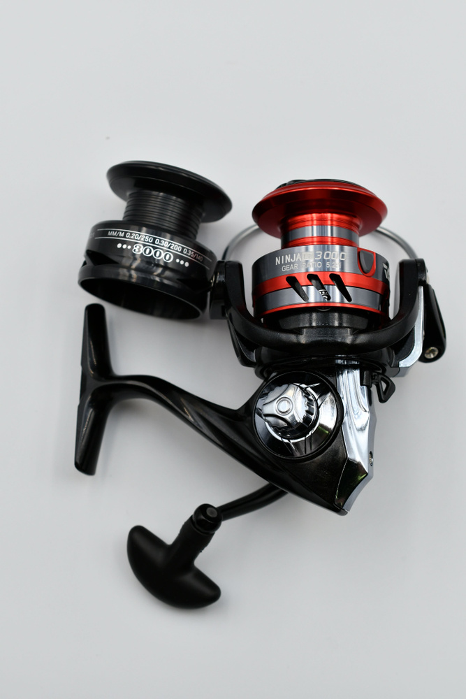 Безынерционная катушка для рыбалки Daiwa 23 Ninja LT 3000 #1