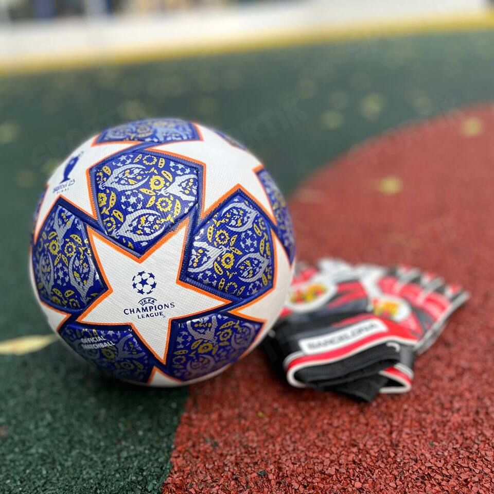 Мяч футбольный ISTAMBUL 2023/ термосклейка / размер №5 / красный + насос /для игры в зале/на улице/на #1