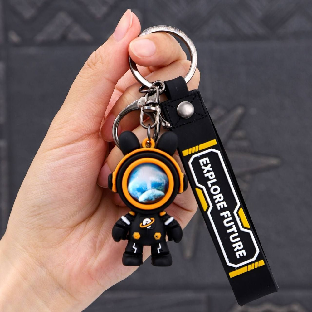 Брелок для ключей и рюкзака Астронавт (Чёрный/оранжевый)  #1